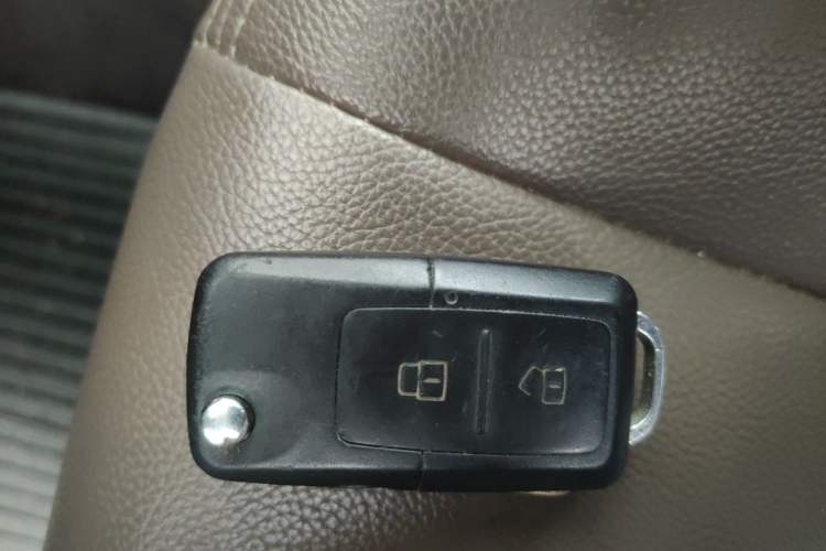 Used Zotye Z300 2014 1.5L Urban Edition Manual Luxury Model Vehicle Key