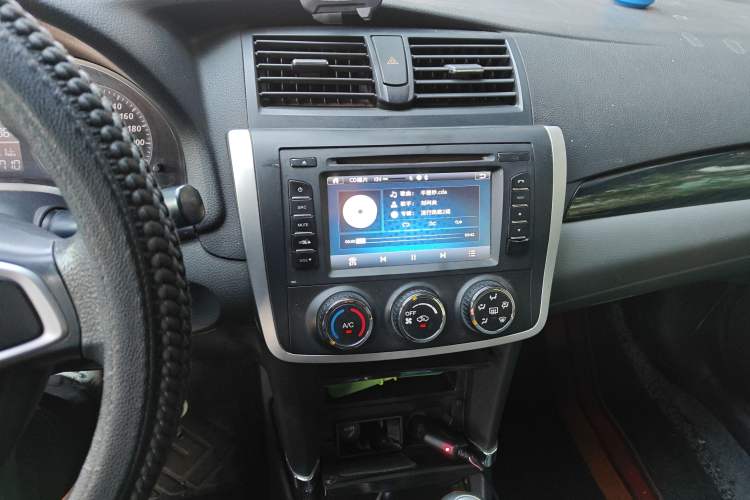 Used Zotye Z300 2014 1.5L Value Edition Manual Elite Model Audio And AC Panel