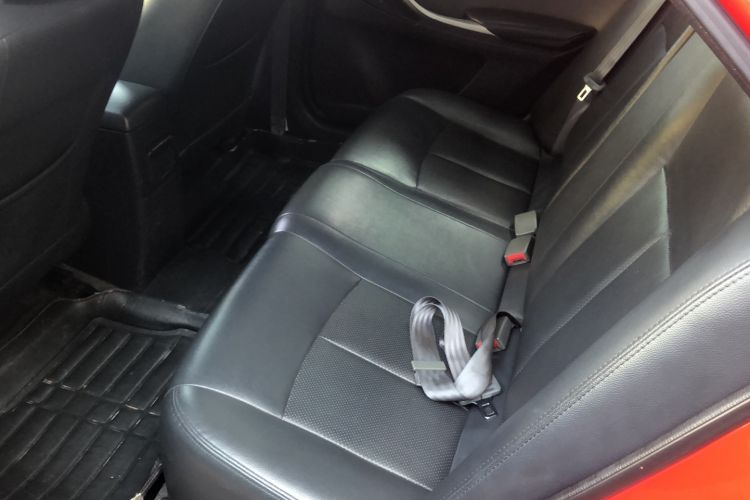 Used Zotye Z300 2014 1.5L Urban Edition Manual Deluxe Trim Interior 1