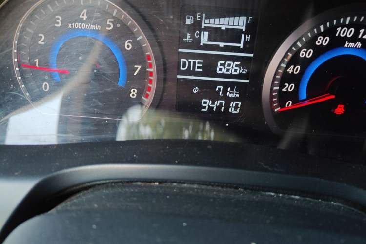 Used Zotye Z300 2014 1.5L Value Edition Manual Elite Model Odometer Close Up