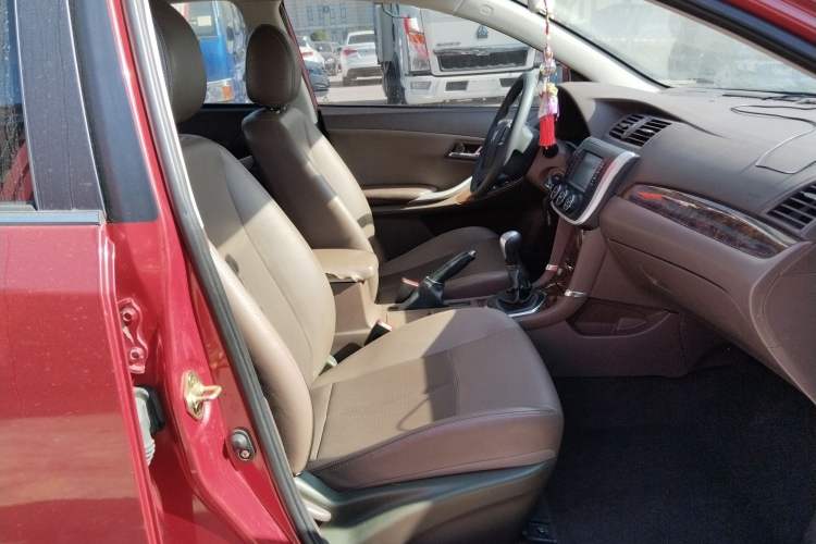 Used Zotye Z300 2014 1.5L Urban Edition Manual Luxury Model Right Front Seat