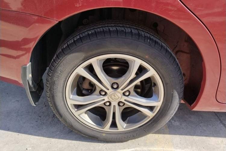 Used Zotye Z300 2014 1.5L Urban Edition Manual Luxury Model Right Rear Wheel Hub