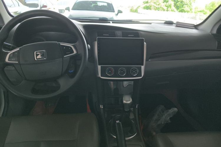 Used Zotye Z300 2014 1.5L Urban Edition Manual Luxury Model Center Console