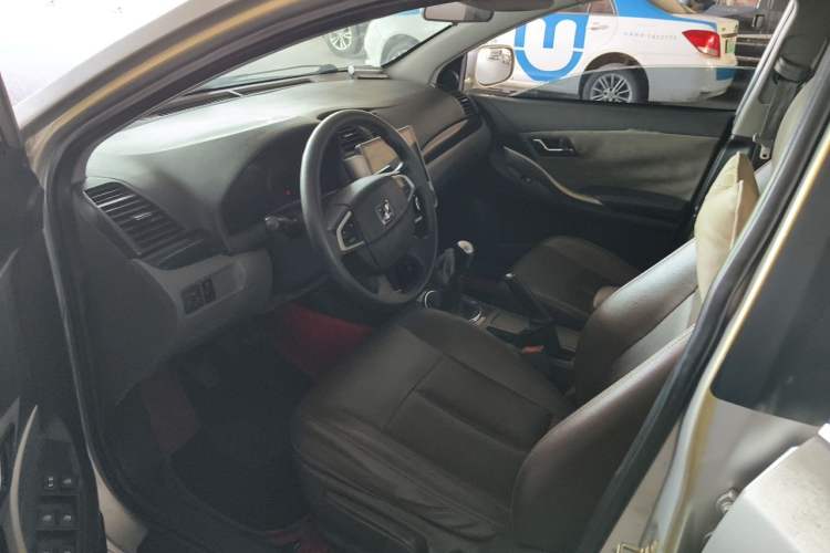Used Zotye Z300 2014 1.5L Urban Edition Manual Luxury Model Driver Seat