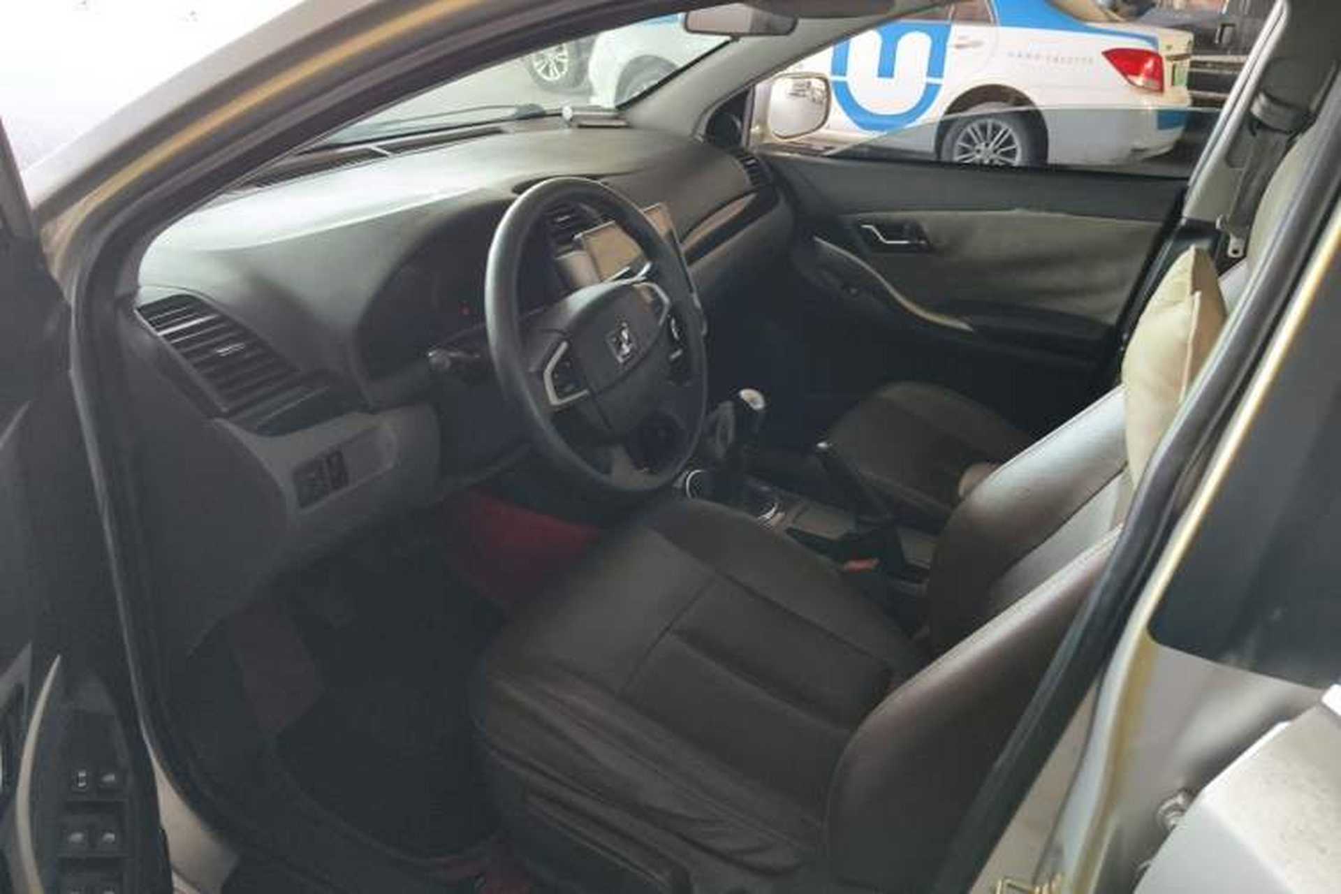Used Zotye Z300 2014 1.5L Urban Edition Manual Luxury Model Driver Seat