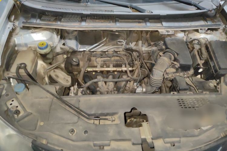 Used Zotye Z300 2014 1.5L Value Edition Manual Elite Model Engine Bay