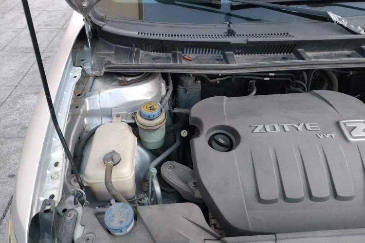 Used Zotye Z300 2014 1.5L Value Edition Manual Elite Model Engine Bay Right