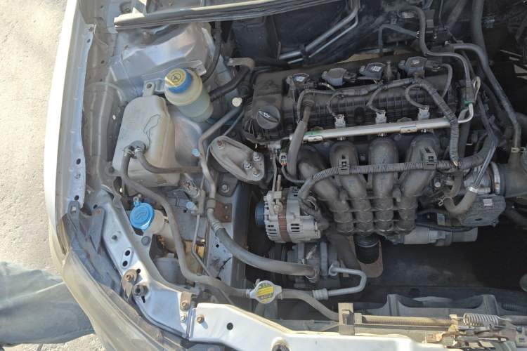 Used Zotye Z300 2014 1.5L Urban Edition Manual Luxury Model Engine Bay Right