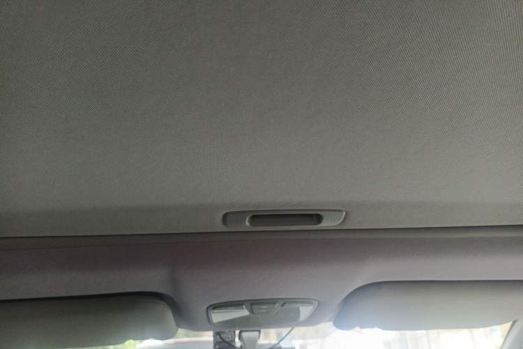 Used Zotye Z300 2014 New Vision 1.5L Manual Luxury Model Headliner