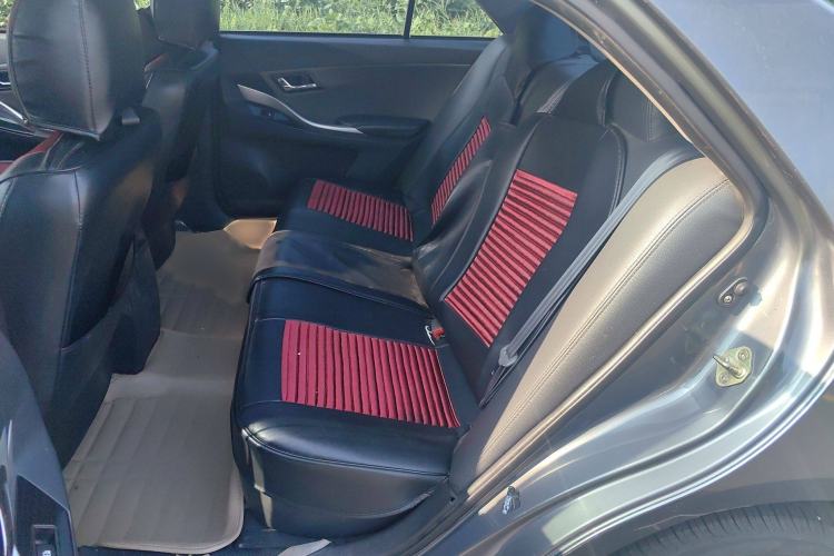 Used Zotye Z300 2014 1.5L Value Edition Manual Elite Model Interior 1
