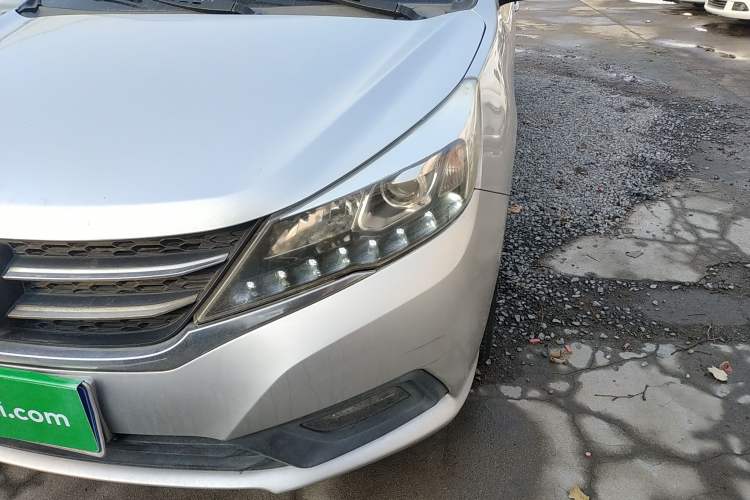 Used Zotye Z300 2014 New Vision 1.5L Manual Luxury Model Left Front Headlight