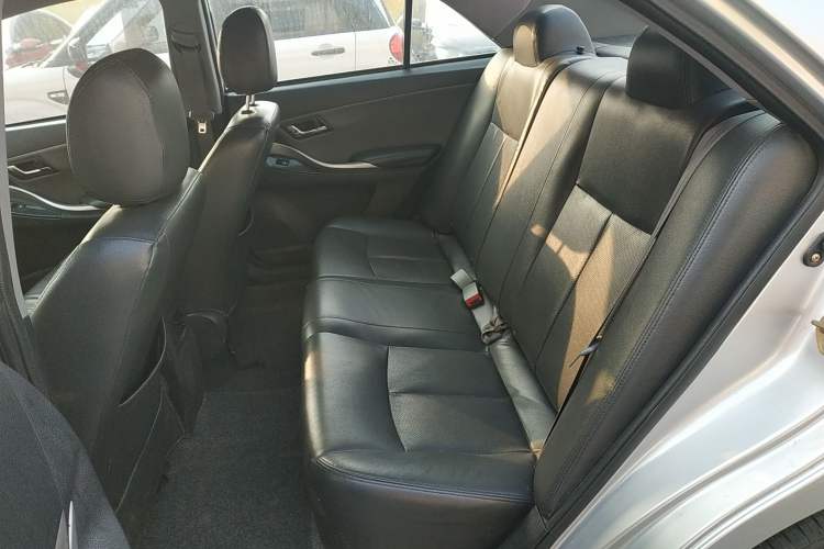 Used Zotye Z300 2014 New Vision 1.5L Manual Luxury Model Left Rear Seat