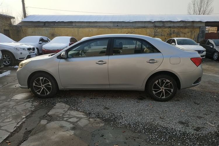 Used Zotye Z300 2014 New Vision 1.5L Manual Luxury Model Left Side