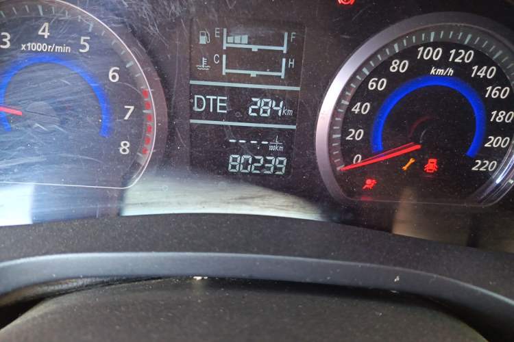 Used Zotye Z300 2014 1.5L Value Edition Manual Elite Model Odometer Close Up
