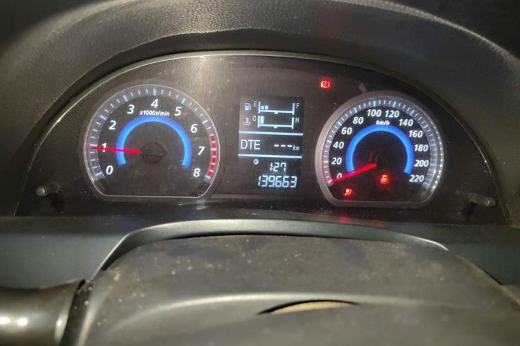 Used Zotye Z300 2014 1.5L Value Edition Manual Elite Model Odometer Close Up