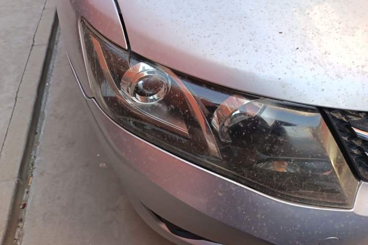 Used Zotye Z300 2014 1.5L Value Edition Manual Elite Model Right Front Headlight