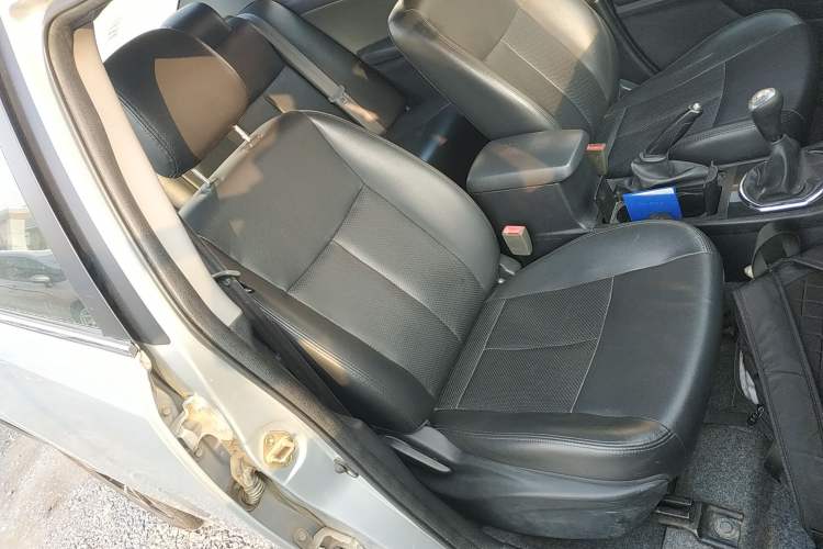 Used Zotye Z300 2014 New Vision 1.5L Manual Luxury Model Right Front Seat