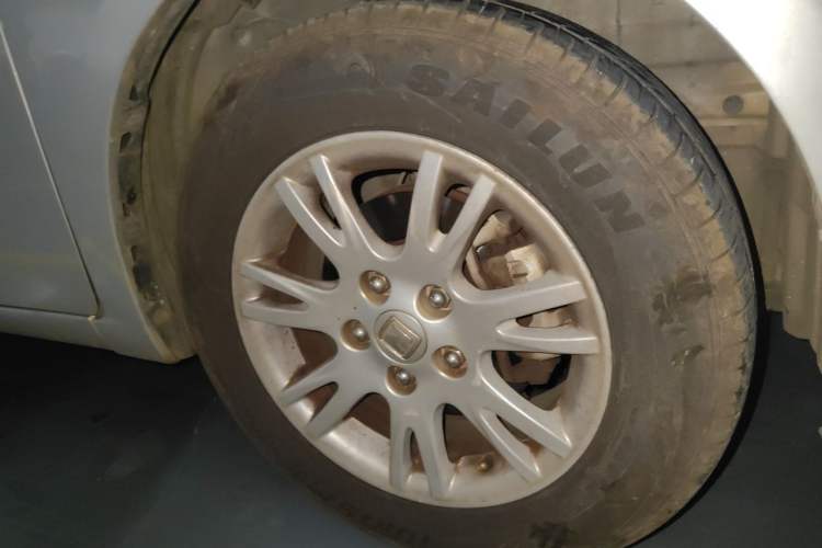 Used Zotye Z300 2014 1.5L Value Edition Manual Elite Model Right Front Wheel Hub