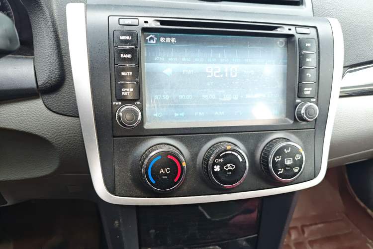 Used Zotye Z300 2014 1.5L Urban Edition Manual Luxury Model Audio And AC Panel