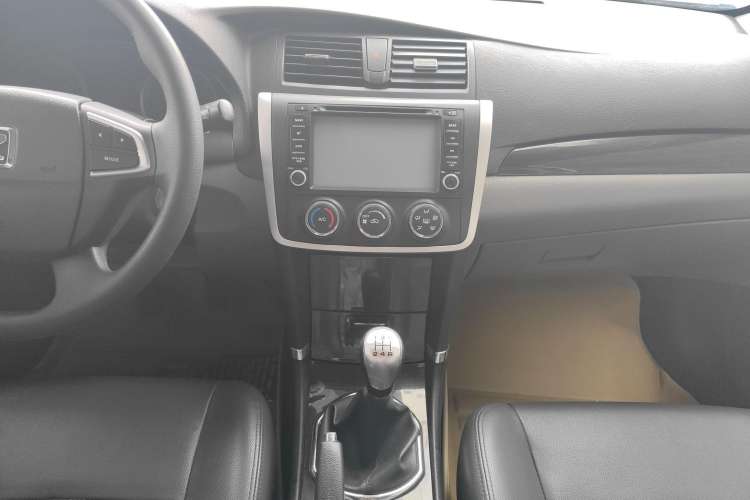 Used Zotye Z300 2014 1.5L Value Edition Manual Elite Model Audio And AC Panel