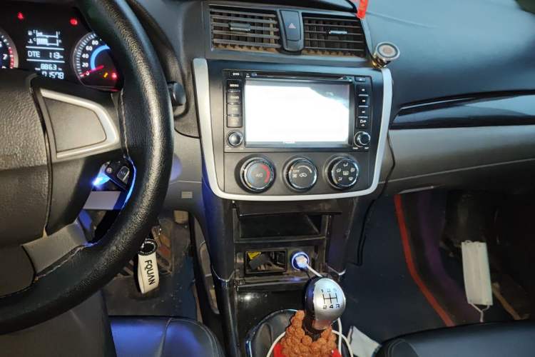 Used Zotye Z300 2014 1.5L Value Edition Manual Elite Model Audio And AC Panel