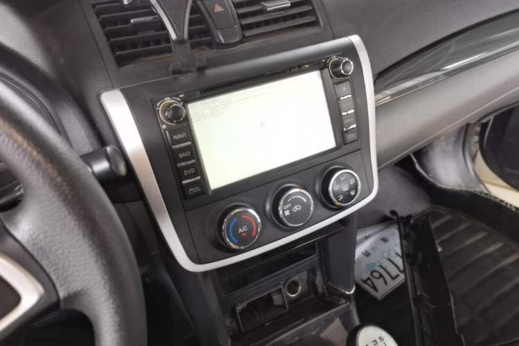 Used Zotye Z300 2014 1.5L Value Edition Manual Elite Model Audio And AC Panel