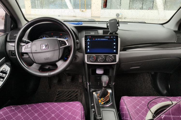 Used Zotye Z300 2014 1.5L Value Edition Manual Comfort Model Center Console