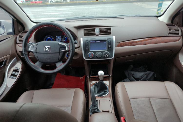 Used Zotye Z300 2014 1.5L Urban Edition Manual Luxury Model Center Console