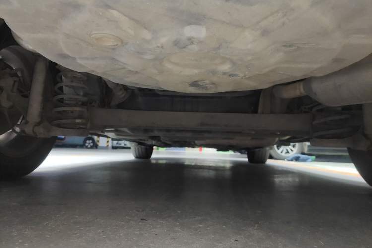 Used Zotye Z300 2014 1.5L Urban Edition Manual Luxury Model Chassis Rear