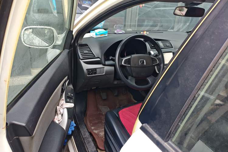 Used Zotye Z300 2014 1.5L Urban Edition Manual Luxury Model Driver Seat