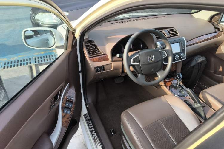 Used Zotye Z300 2014 1.6L Urban Edition Automatic Luxury Model Driver Seat
