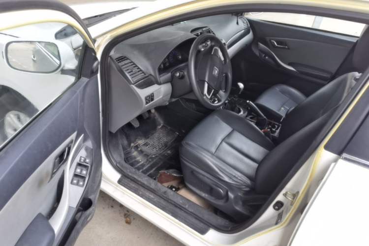 Used Zotye Z300 2014 1.5L Value Edition Manual Elite Model Driver Seat