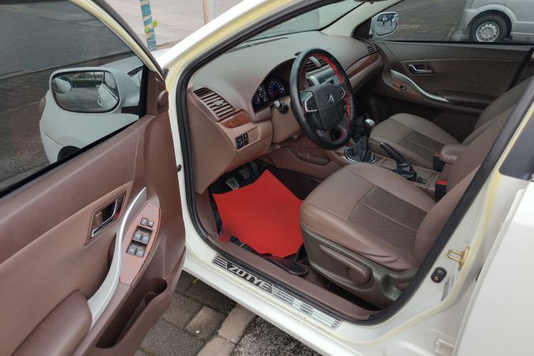 Used Zotye Z300 2014 1.5L Urban Edition Manual Luxury Model Driver Seat