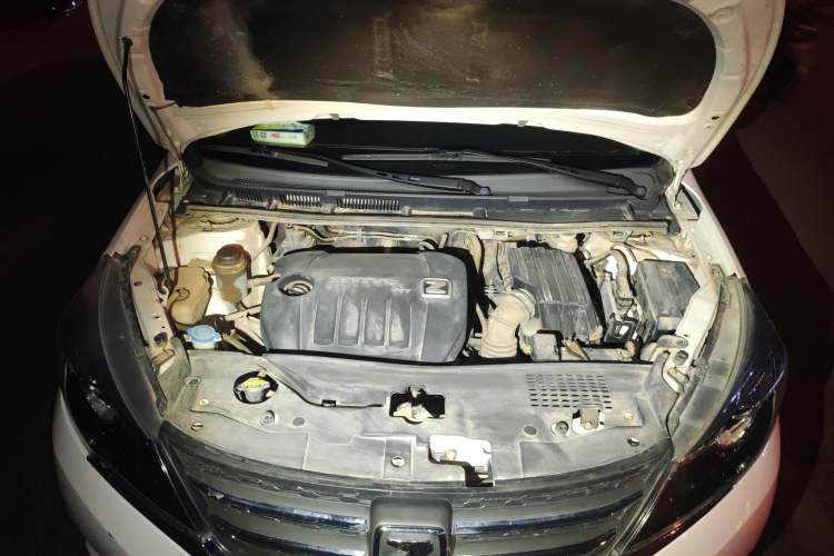 Used Zotye Z300 2014 New Vision 1.5L Manual Luxury Model Engine Bay