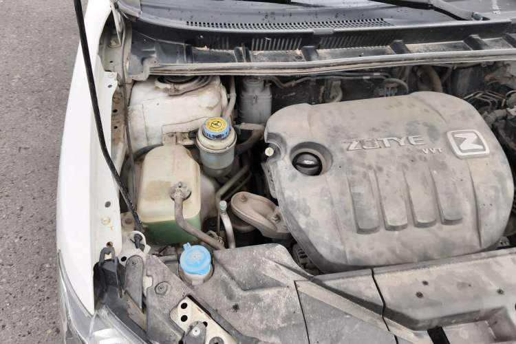 Used Zotye Z300 2014 1.5L Value Edition Manual Comfort Model Engine Bay Right