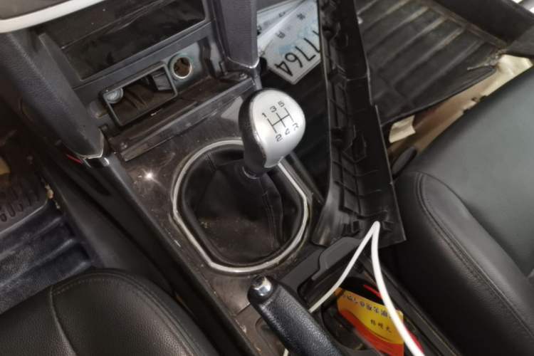 Used Zotye Z300 2014 1.5L Value Edition Manual Elite Model Gear Lever