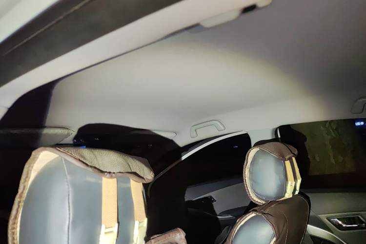 Used Zotye Z300 2014 New Vision 1.5L Manual Luxury Model Headliner