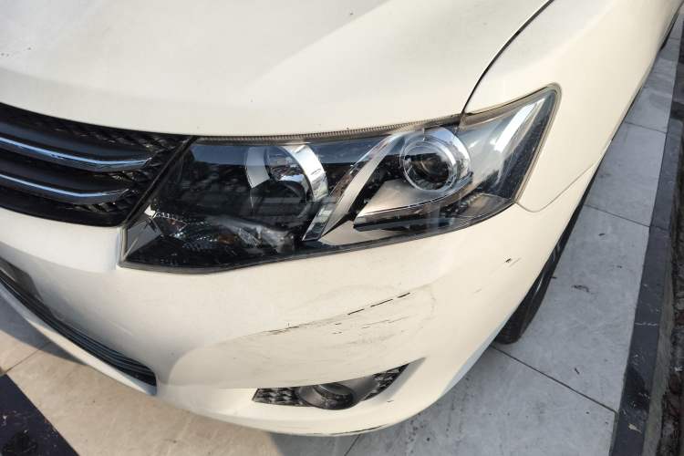 Used Zotye Z300 2014 1.6L Urban Edition Automatic Luxury Model Left Front Headlight