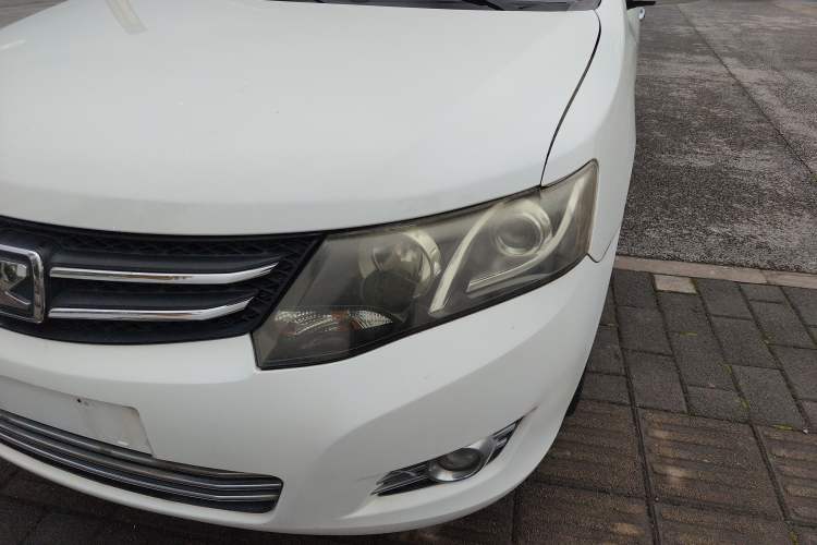 Used Zotye Z300 2014 1.5L Urban Edition Manual Luxury Model Left Front Headlight