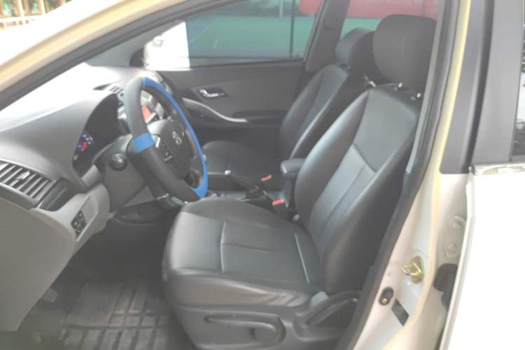 Used Zotye Z300 2014 1.5L Value Edition Manual Elite Model Left Front Seat