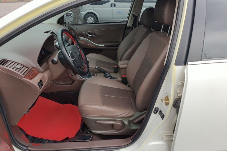 Used Zotye Z300 2014 1.5L Urban Edition Manual Luxury Model Left Front Seat