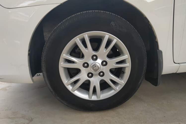 Used Zotye Z300 2014 1.5L Value Edition Manual Elite Model Left Front Wheel Hub