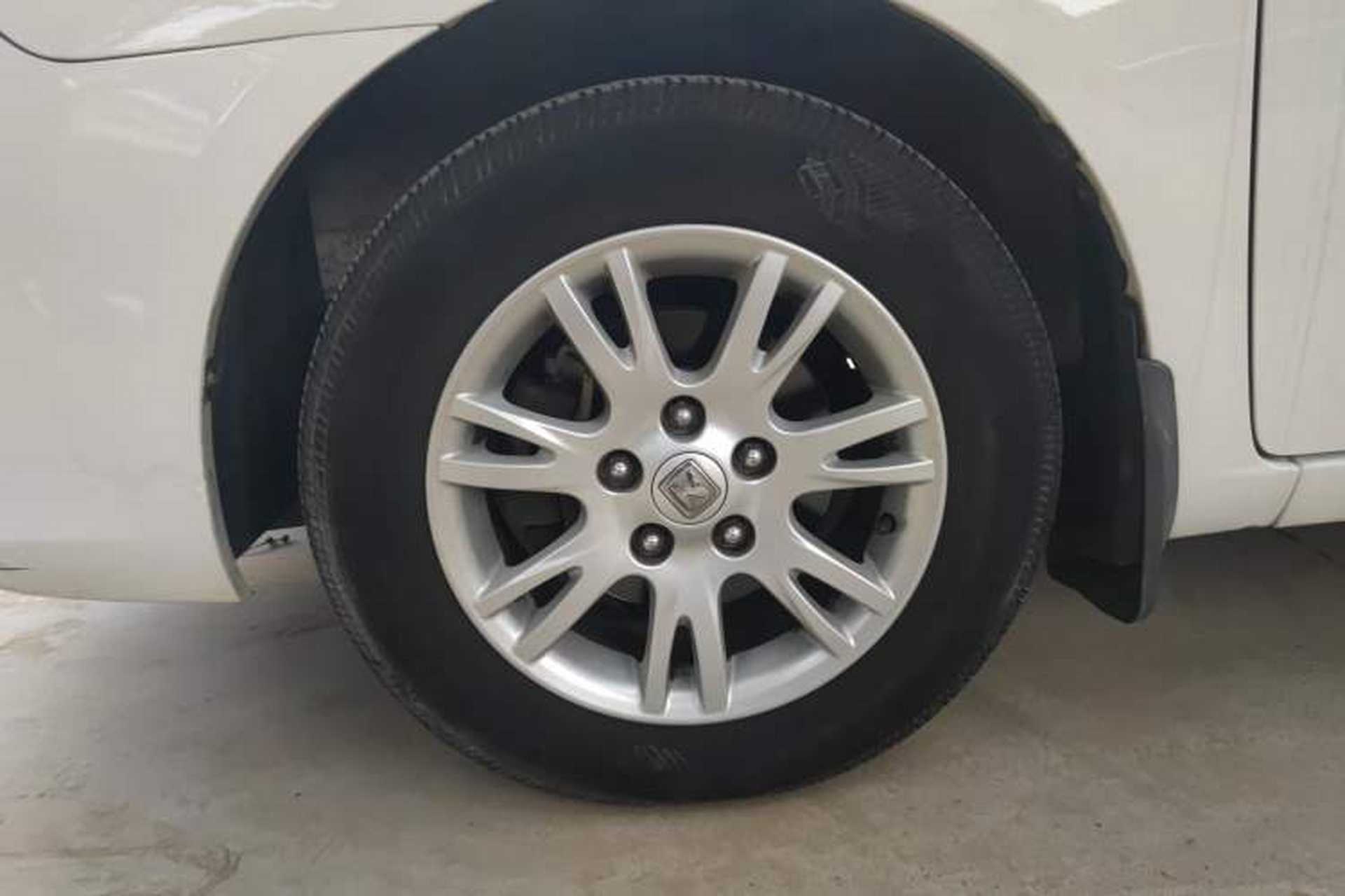 Used Zotye Z300 2014 1.5L Value Edition Manual Elite Model Left Front Wheel Hub