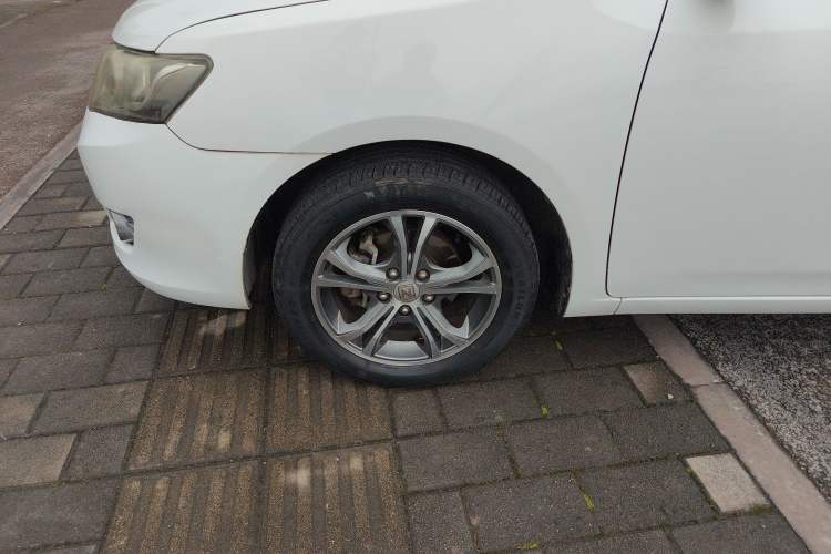 Used Zotye Z300 2014 1.5L Urban Edition Manual Luxury Model Left Front Wheel Hub