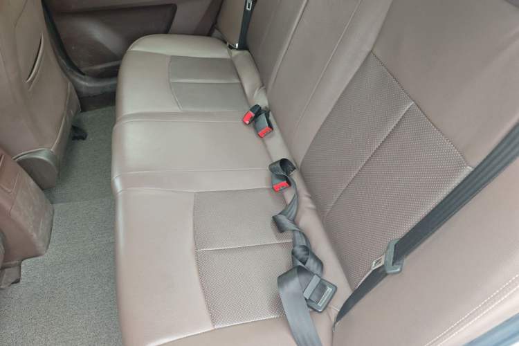 Used Zotye Z300 2014 1.5L Value Edition Manual Comfort Model Left Rear Seat