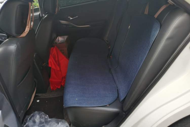 Used Zotye Z300 2014 1.6L Drive-Value Edition Automatic Elite Model Left Rear Seat
