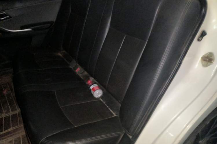 Used Zotye Z300 2014 New Vision 1.5L Manual Luxury Model Left Rear Seat