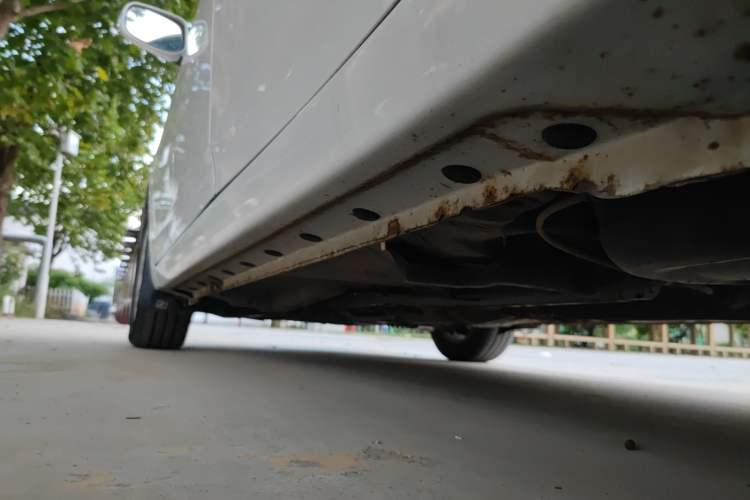 Used Zotye Z300 2014 1.5L Value Edition Manual Elite Model Left Side Sill