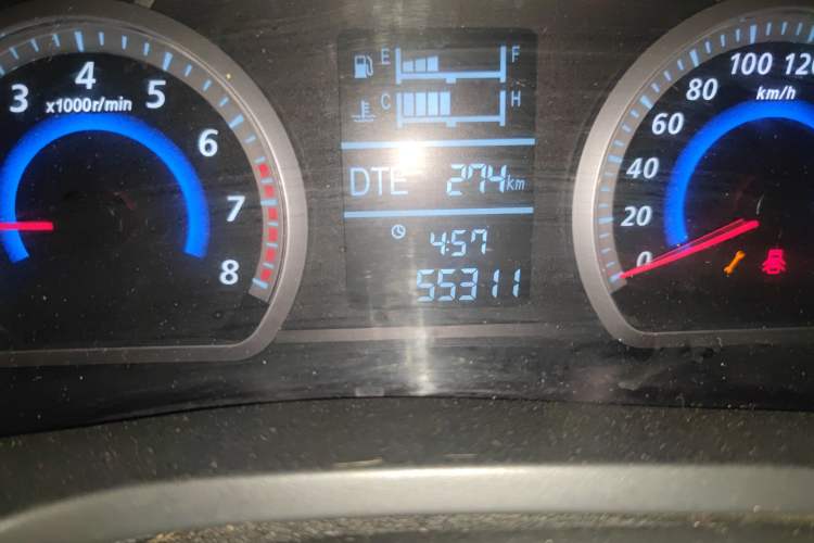 Used Zotye Z300 2014 1.5L Value Edition Manual Elite Model Odometer Close Up