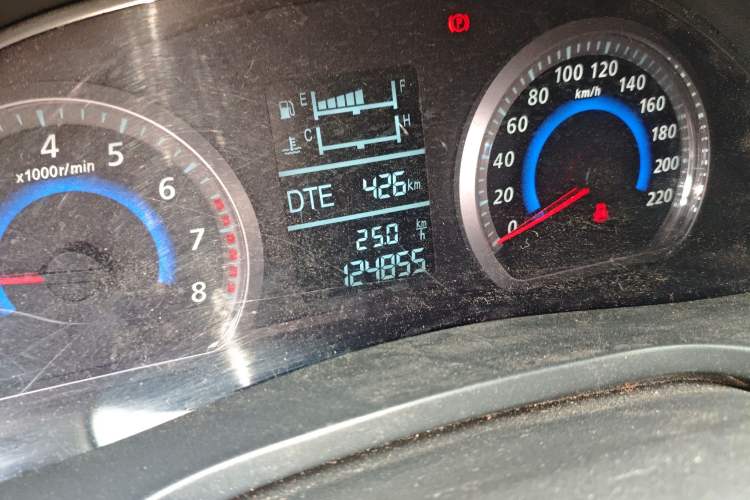Used Zotye Z300 2014 1.5L Urban Edition Manual Luxury Model Odometer Close Up